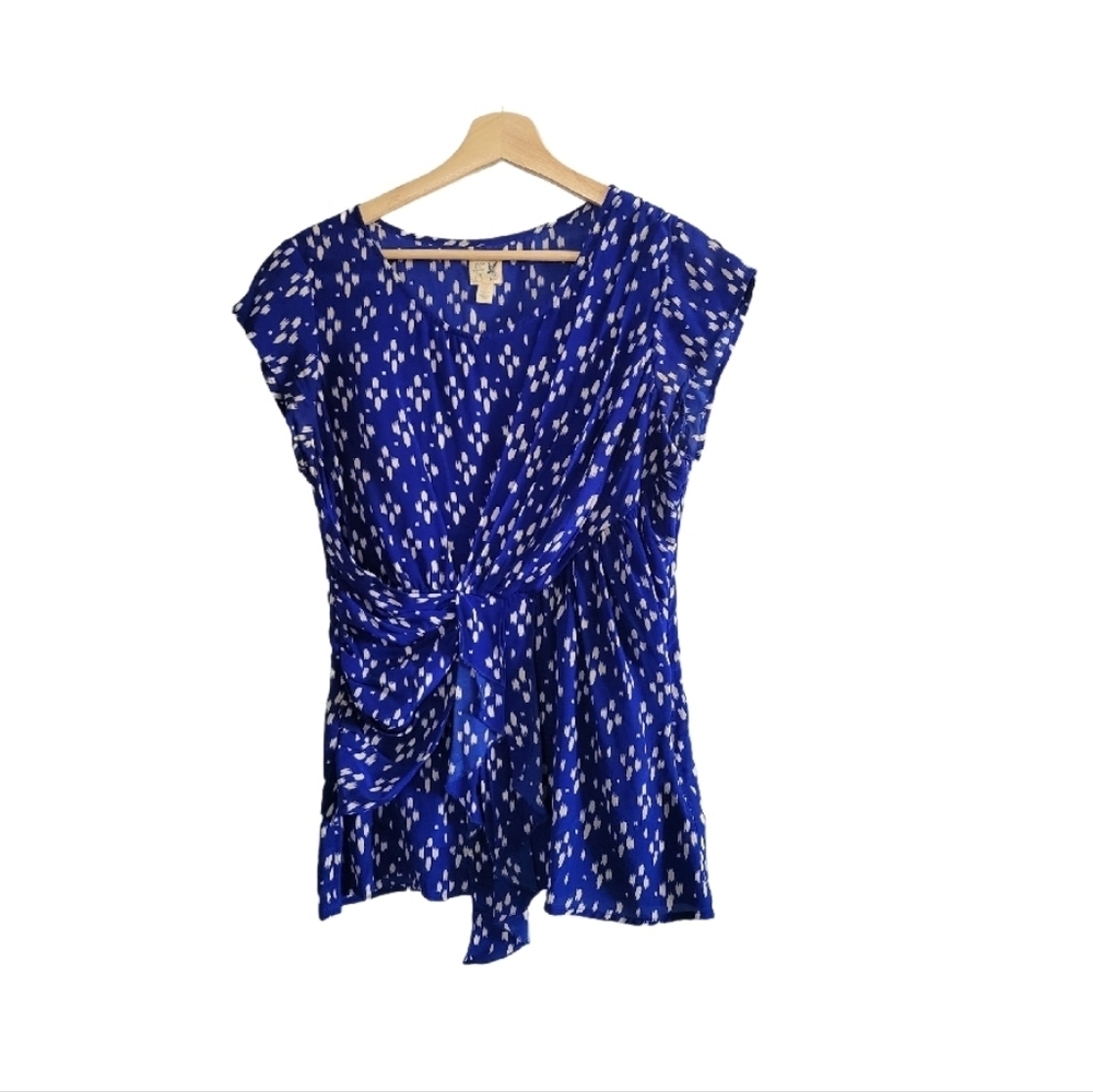 EDME & ESYLLTE 100% Silk Blue/White Ikat Print Wrap Blouse Size 8 Feminine Boho